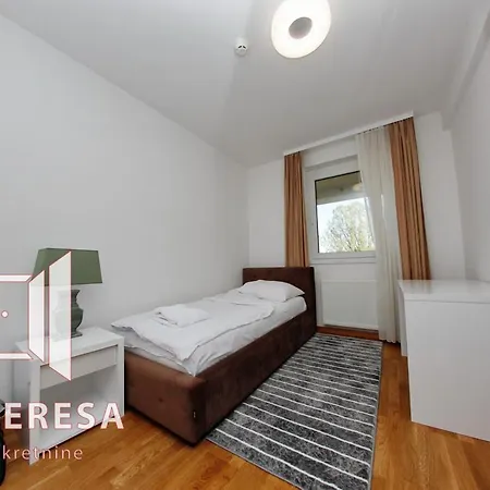 Panamera Private Apartman *